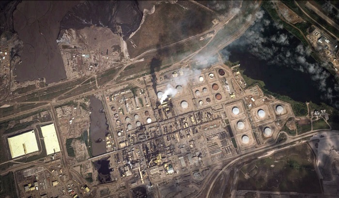 Vue aérienne d'un chantier pétrolier au nord de Fort McMurray. Source : Google Earth